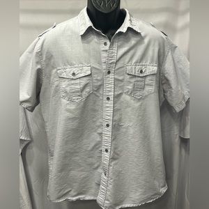 Paper denim & Cloth short sleeve button down. great condition. Light blue. XL